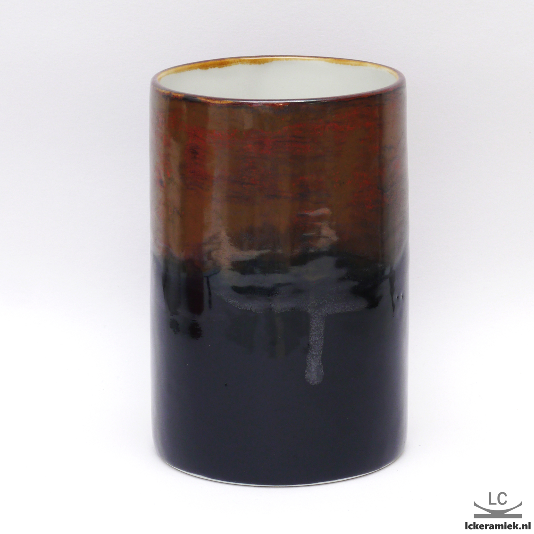 porseleinen vaas zwart met roestkleur