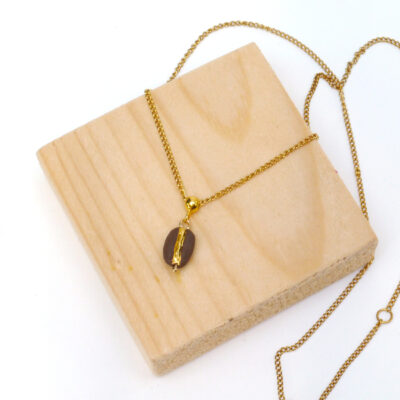 Ketting met porseleinen Koffieboon met echt goud (glanzend) & IP gouden ketting 45-50cm